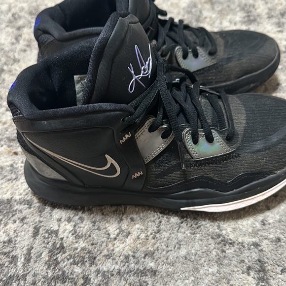 Shoes - Picture 5 of 5